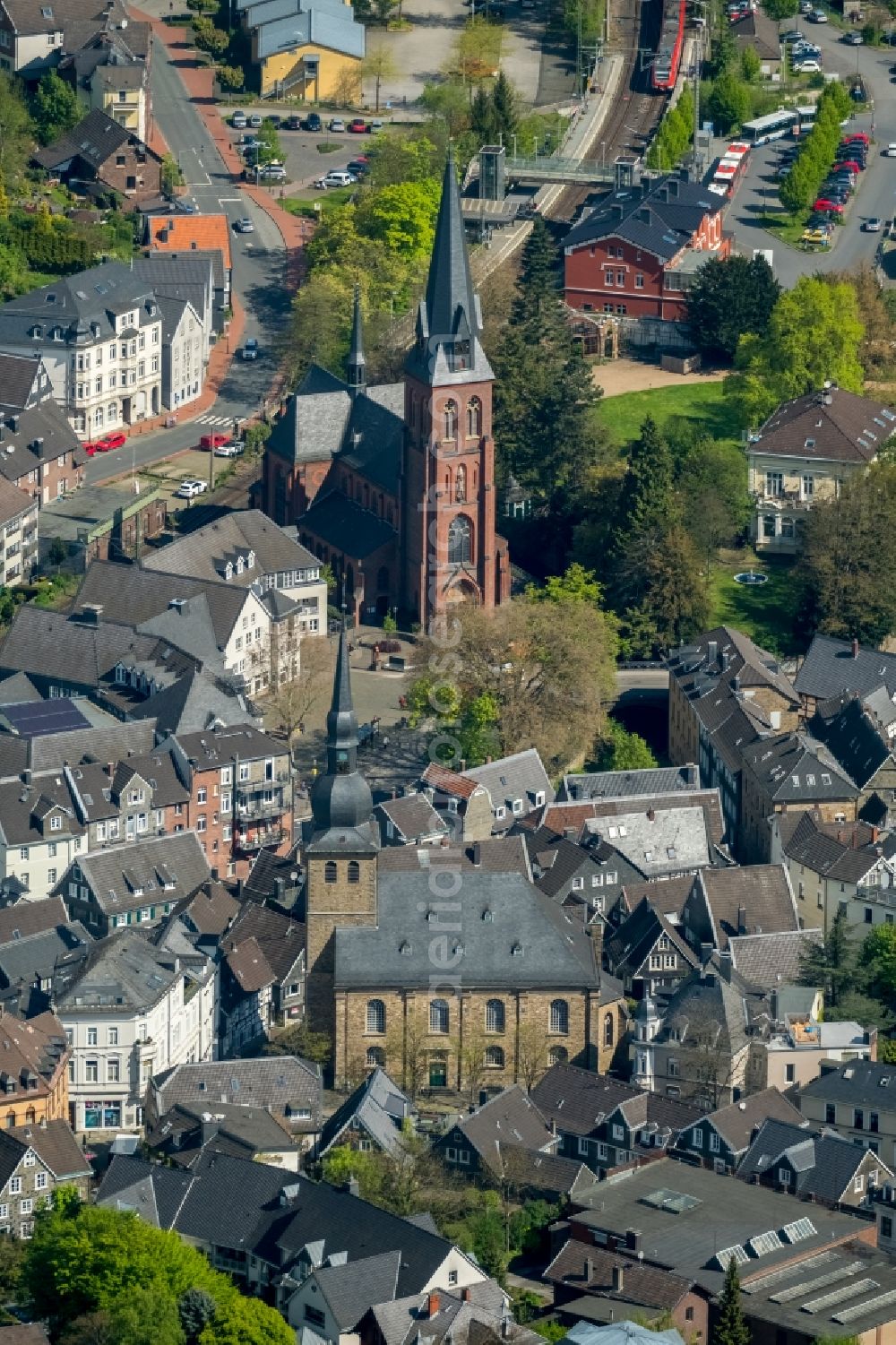 Velbert from the bird's eye view: Church building of St. Michael and die Alte Kirche in Velbert in the state North Rhine-Westphalia, Germany