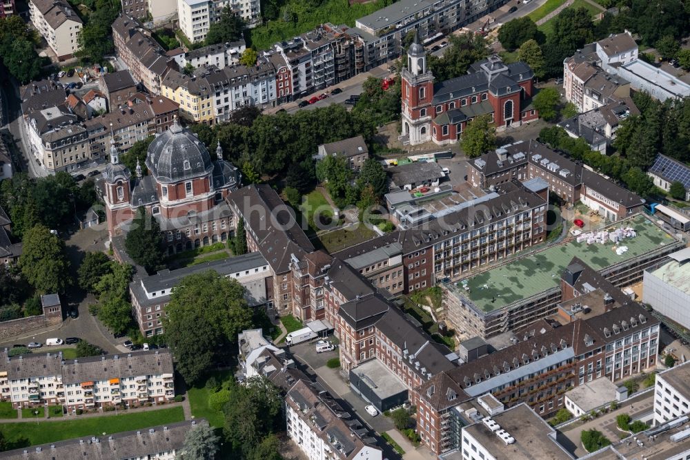 Aerial photograph Aachen - Church building St. Michael and St. Johann Baptist on Michaelsbergstrasse and Abteiplatz in the district Mitte in Aachen in the state North Rhine-Westphalia, Germany