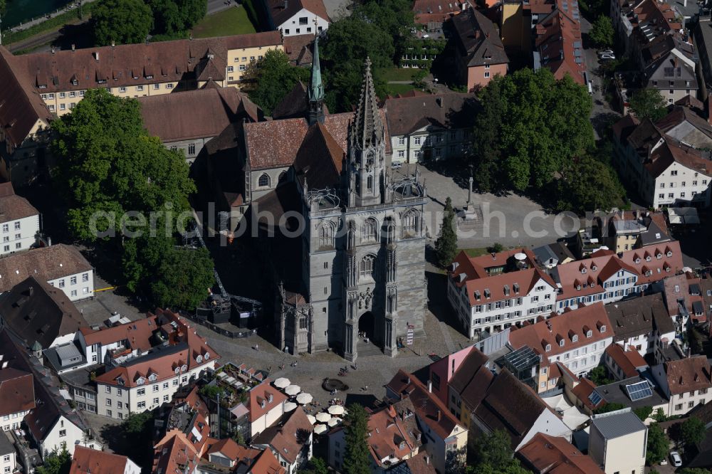 Aerial photograph Konstanz - Church building of the cathedral of Muenster ULF Konstanz on place Muensterplatz in the district Altstadt in Konstanz at Bodensee in the state Baden-Wuerttemberg, Germany