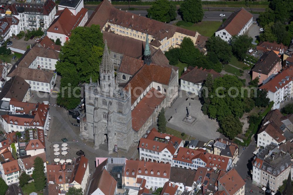 Aerial photograph Konstanz - Church building of the cathedral of Muenster ULF Konstanz on place Muensterplatz in the district Altstadt in Konstanz at Bodensee in the state Baden-Wuerttemberg, Germany