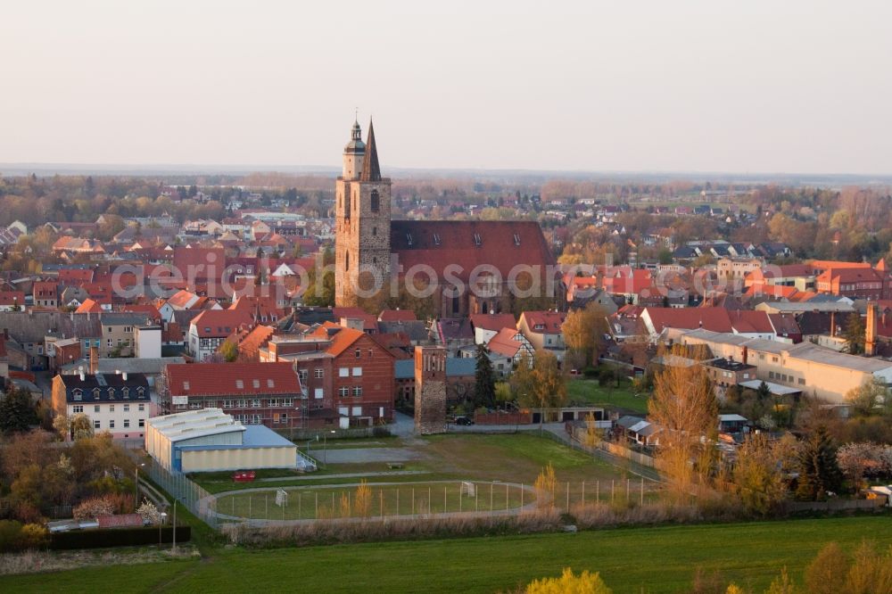 Aerial photograph Jüterbog - Church building of the Nikolai-church in Old Town- center of downtown in Jueterbog in the state Brandenburg