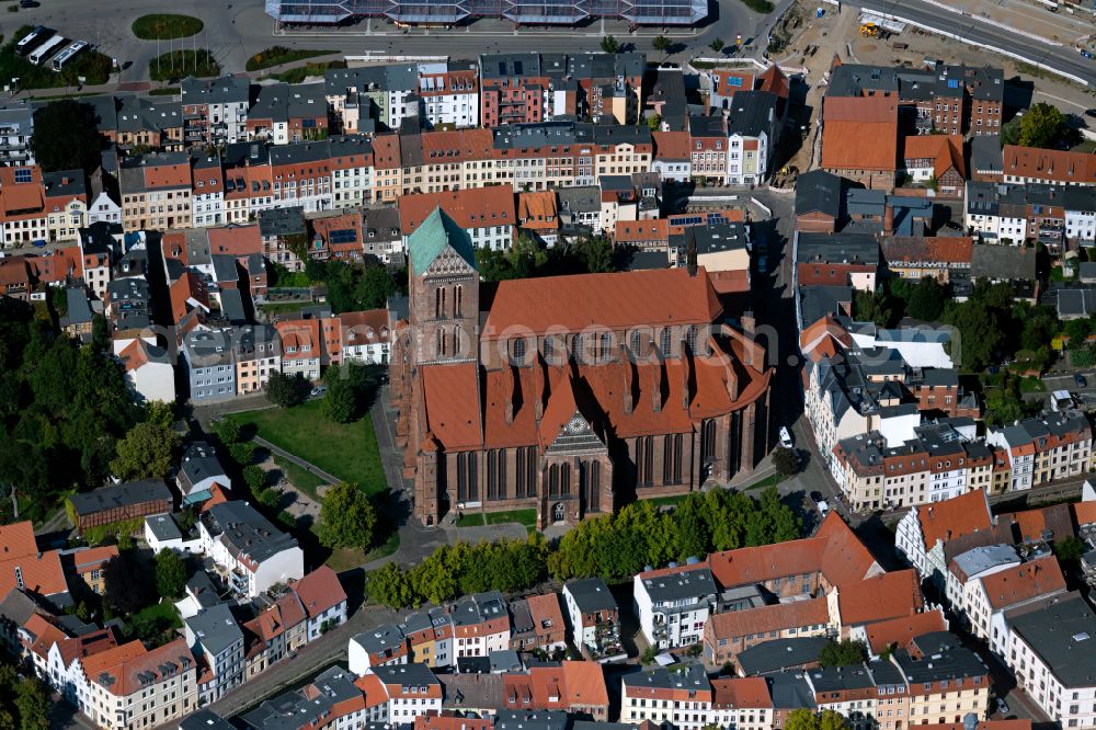 Aerial image Wismar - Church building St. Nikolai on street St.-Nikolai-Kirchhof in Wismar in the state Mecklenburg - Western Pomerania, Germany