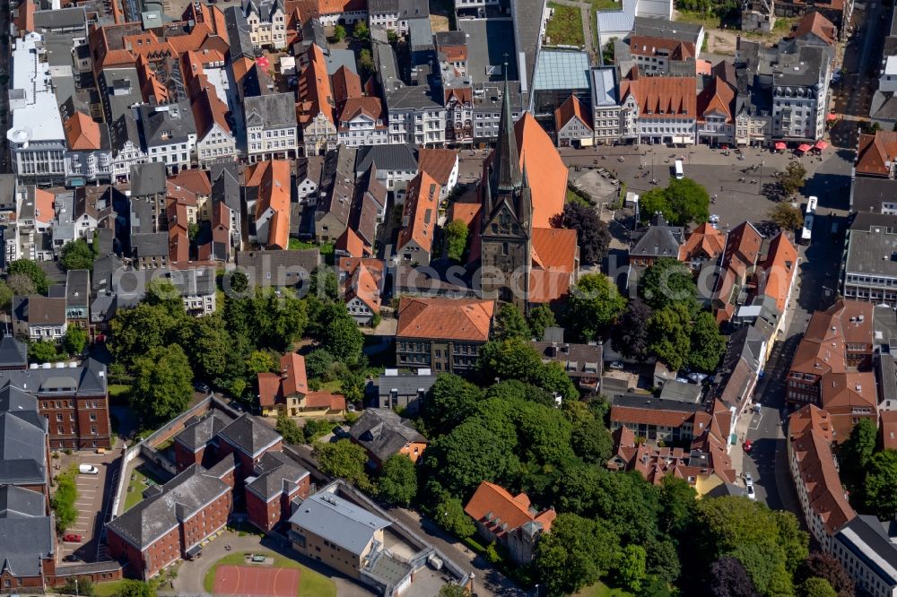 Aerial image Flensburg - Church building St. Nikolaikirche on Nikolaikirchhof in the district Altstadt in Flensburg in the state Schleswig-Holstein, Germany