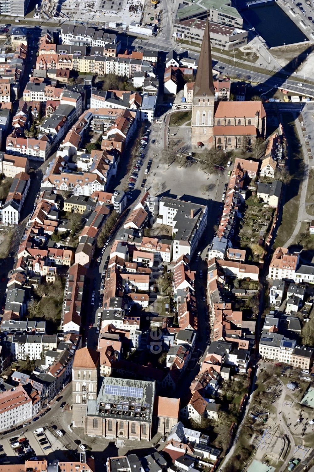 Aerial image Rostock - Church building in Nikolaikirche and St. Petri Old Town- center of downtown in Rostock in the state Mecklenburg - Western Pomerania, Germany