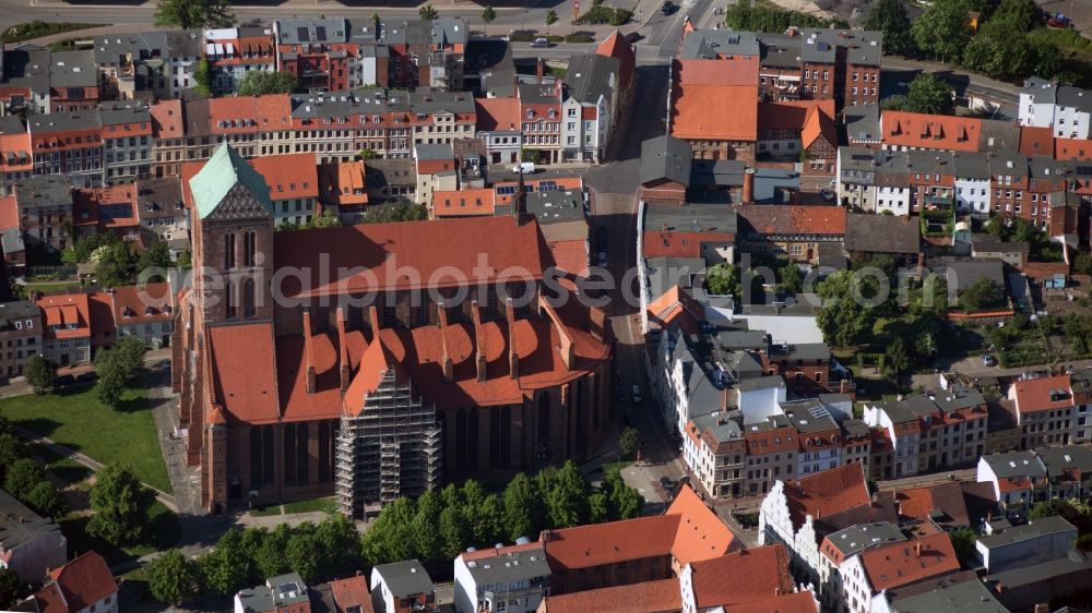 Wismar from the bird's eye view: Church building of St. Nicholas Church in Wismar in Mecklenburg - Western Pomerania