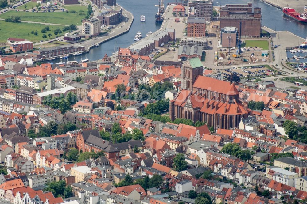 Aerial image Wismar - Church building St. Nikolaikirche in Wismar in the state Mecklenburg - Western Pomerania, Germany