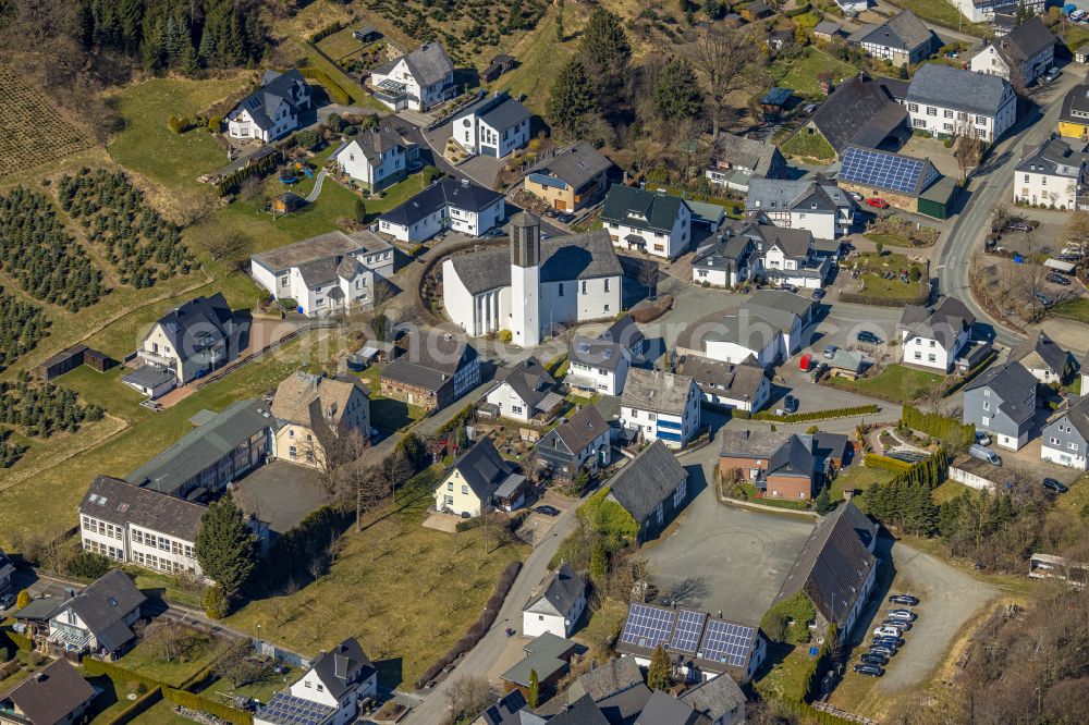 Heringhausen from the bird's eye view: Church building St. Nikolaus on Kirchplatz in Heringhausen at Sauerland in the state North Rhine-Westphalia, Germany