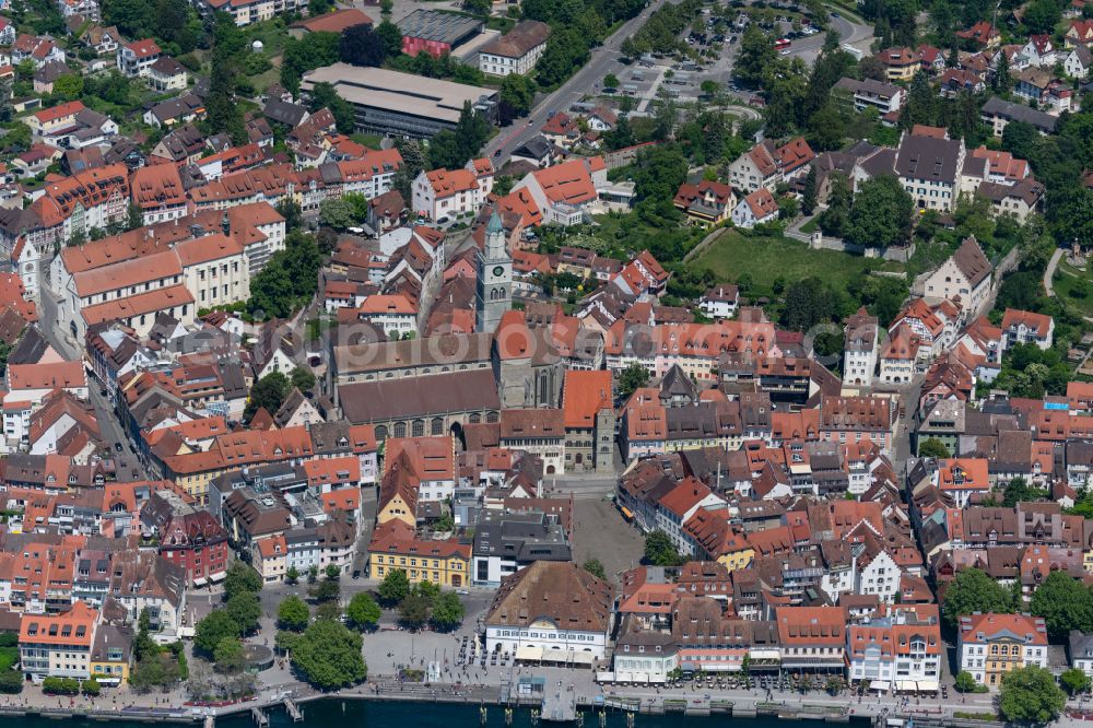 Überlingen from the bird's eye view: Church building of the cathedral of St.-Nikolaus-Muenster on street Muensterstrasse in Ueberlingen at Bodensee in the state Baden-Wuerttemberg, Germany