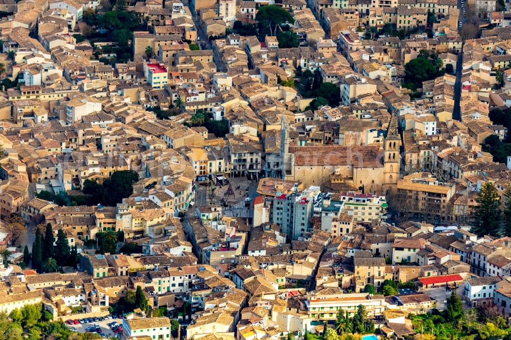 Aerial photograph Soller - Church building St. Bartholomaeus on Plaza ConstituciA?n in the village of in Soller in Balearic Islands, Spain