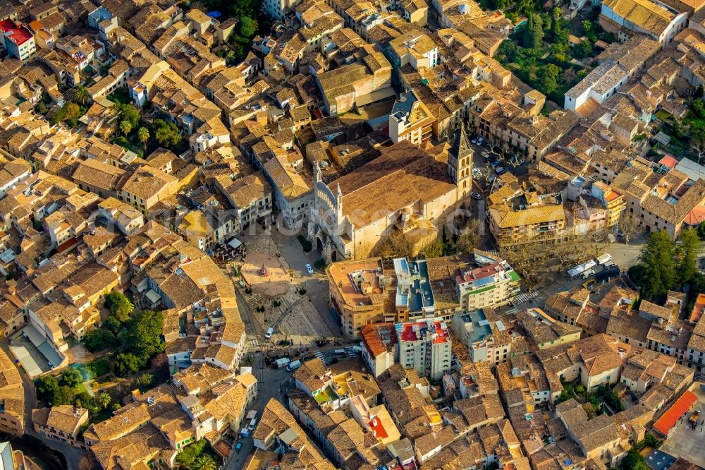 Aerial photograph Soller - Church building St. Bartholomaeus on Plaza ConstituciA?n in the village of in Soller in Balearic Islands, Spain