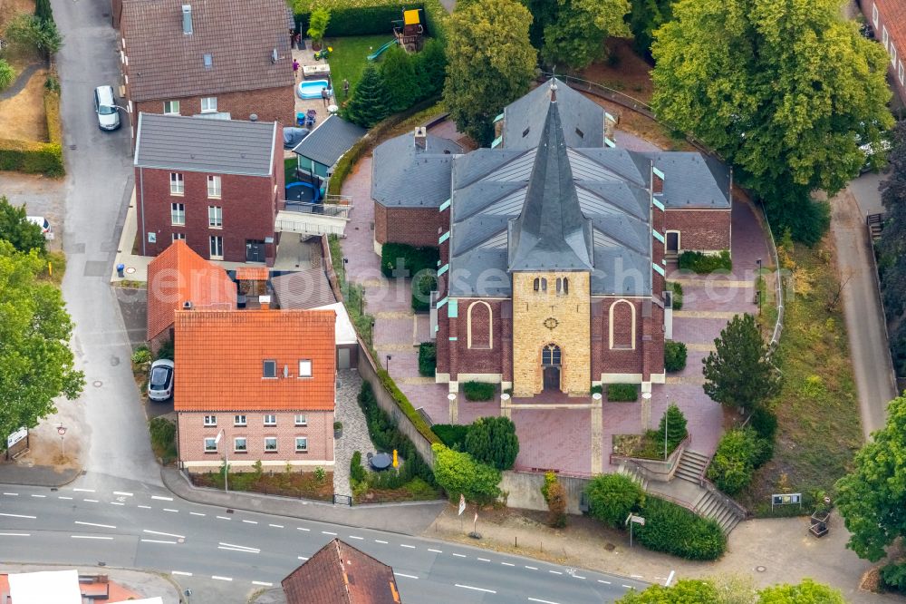 Aerial photograph Dorsten - Church building Pauluskirche Dorsten on Dorfstrasse in the district Hervest in Dorsten at Ruhrgebiet in the state North Rhine-Westphalia, Germany