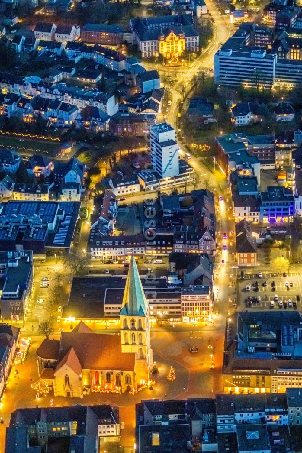 Hamm from the bird's eye view: Church building Pauluskirche on Marktplatz in Hamm in the state North Rhine-Westphalia, Germany