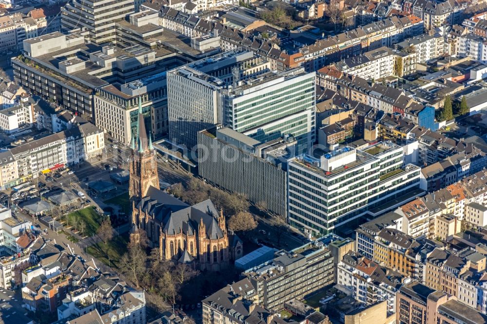 Düsseldorf from above - Church building St. Peter in the district Unterbilk in Duesseldorf at Ruhrgebiet in the state North Rhine-Westphalia, Germany