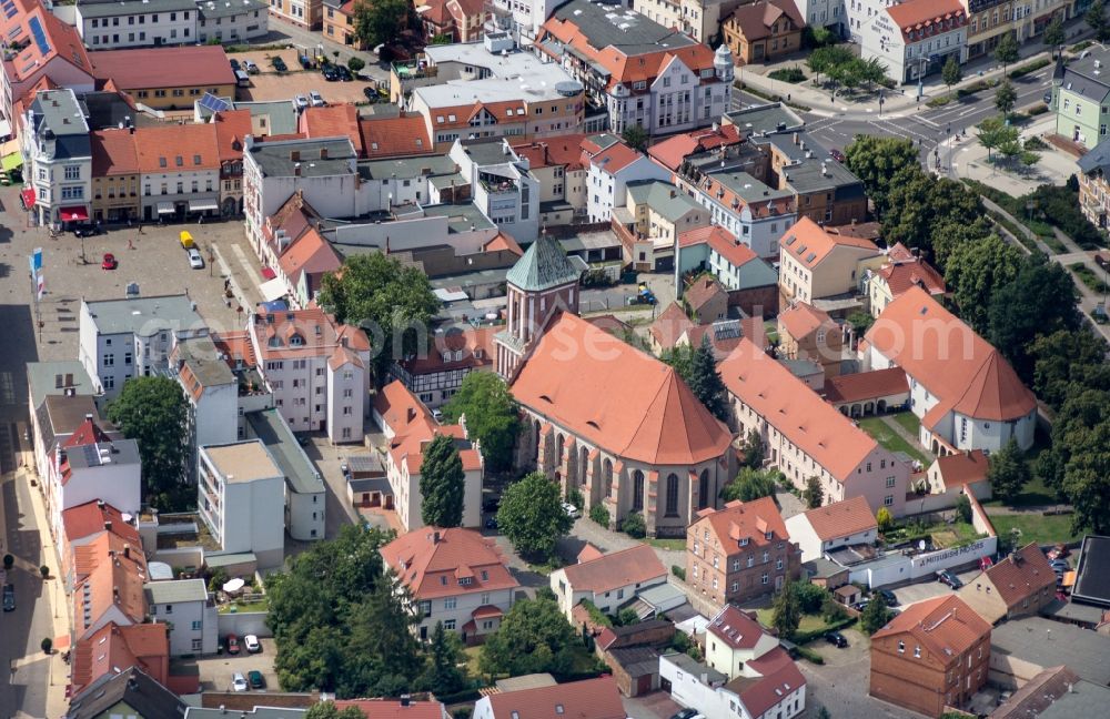 Senftenberg from the bird's eye view: Church building in St. Peter und Paul Old Town- center of downtown in Senftenberg in the state Brandenburg. The Church belongs to the Evangelical parish of Senftenberg and Hoerlitz