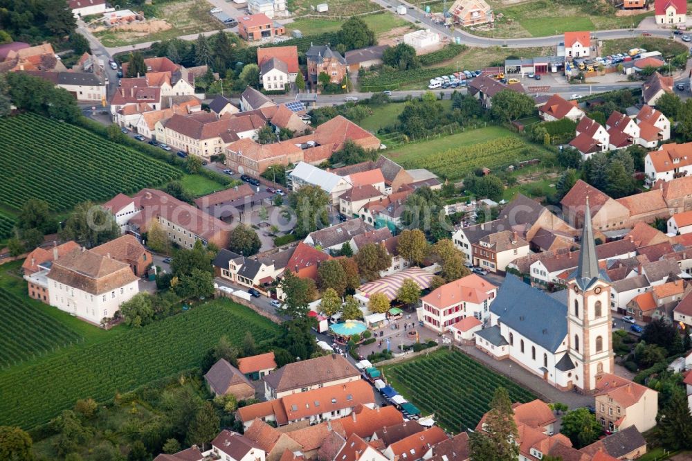 Aerial photograph Edesheim - Church building St. Peter and Paul in the village of in Edesheim in the state Rhineland-Palatinate