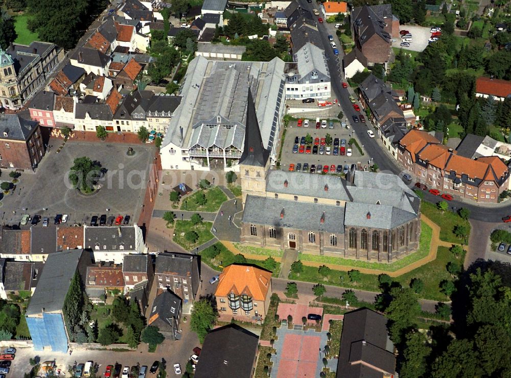 Rheinberg from above - Church building St. Peter in Rheinberg in the state North Rhine-Westphalia