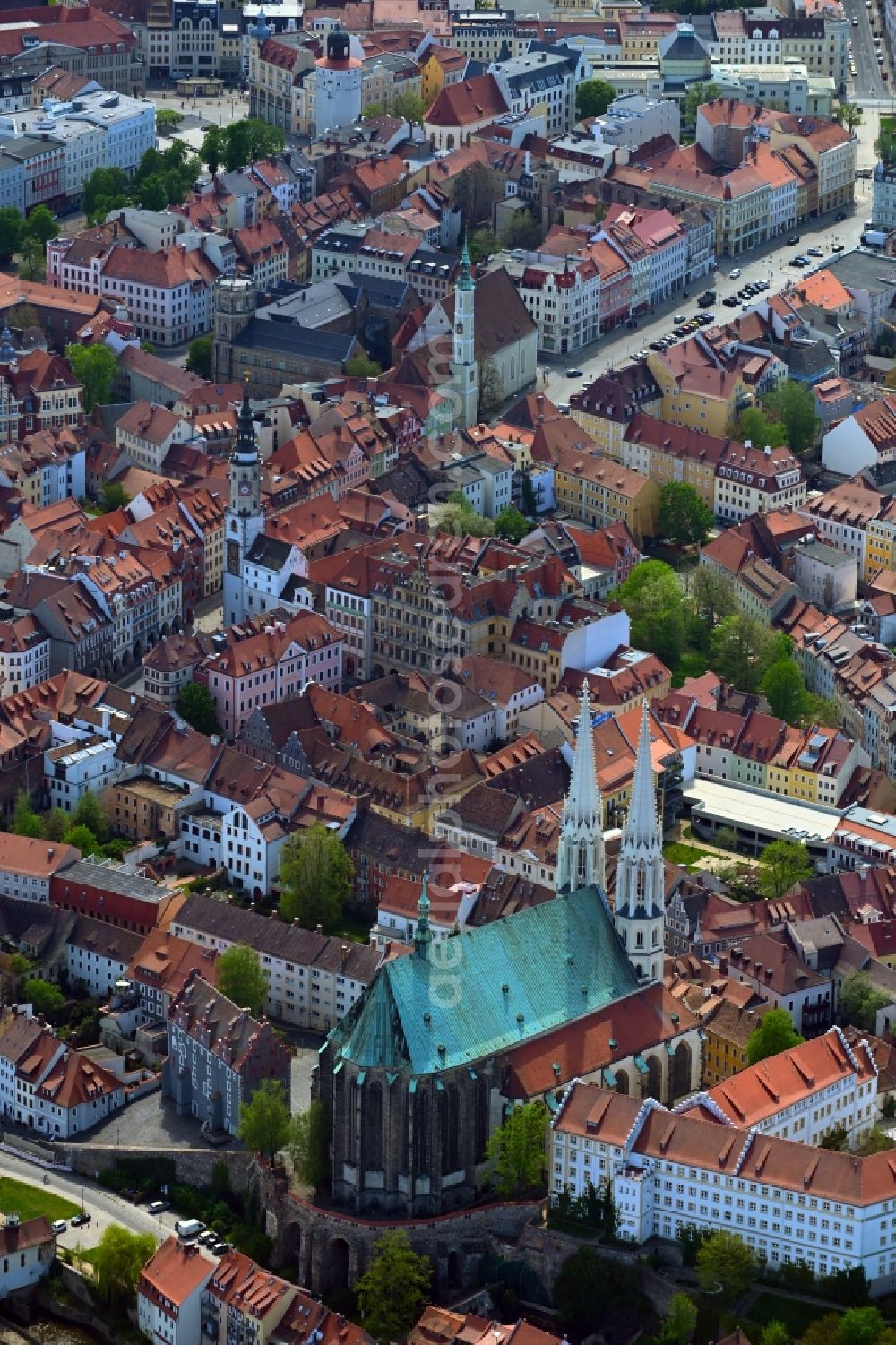 Aerial photograph Görlitz - Church building in Pfarrkirche St. Peter and Paul (Peterskirche) Old Town- center of downtown in Goerlitz in the state Saxony, Germany