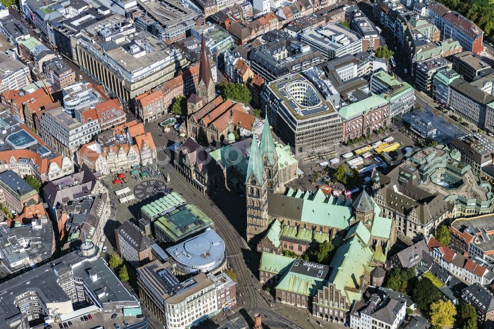 Bremen from the bird's eye view: Church building of the cathedral of of St. Petri Dom Bremen on Sandstrasse in the district Zentrum in Bremen, Germany