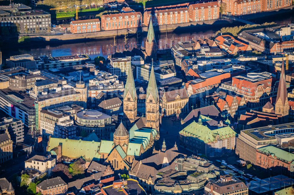 Aerial photograph Bremen - Church building of the cathedral of of St. Petri Dom Bremen on Sandstrasse in the district Zentrum in Bremen, Germany