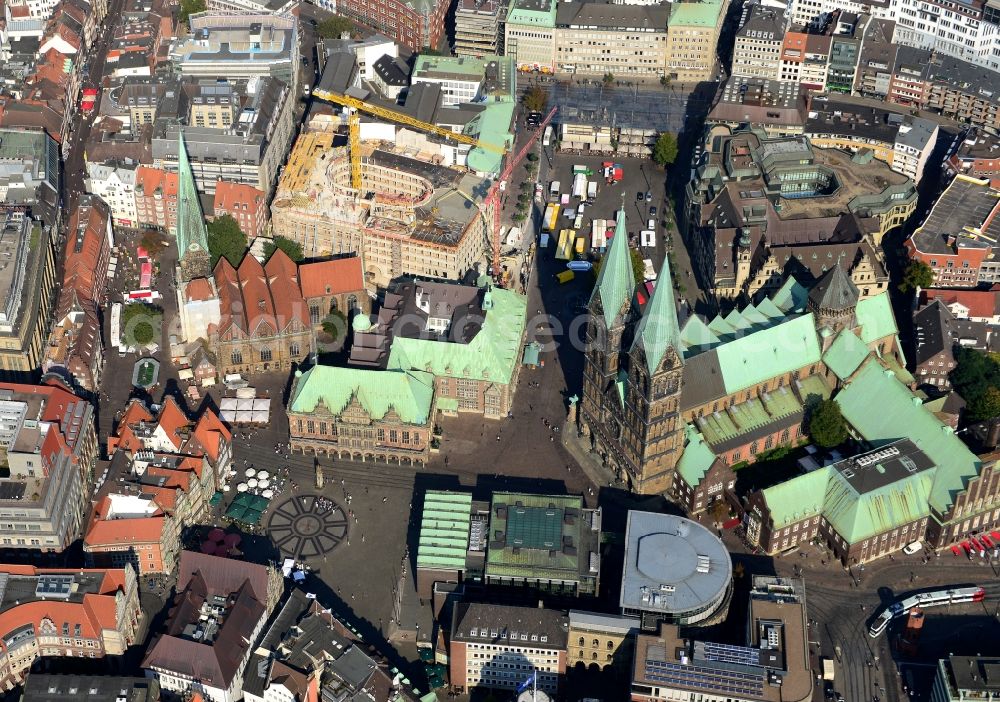 Aerial image Bremen - Church building of the cathedral of Bremen on the market square in the historic city centre of Bremen in Germany