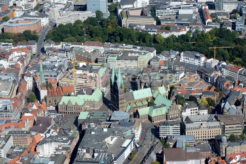 Bremen from the bird's eye view: Church building of the cathedral of Bremen and city hall on the market square in the historic city centre of Bremen in Germany