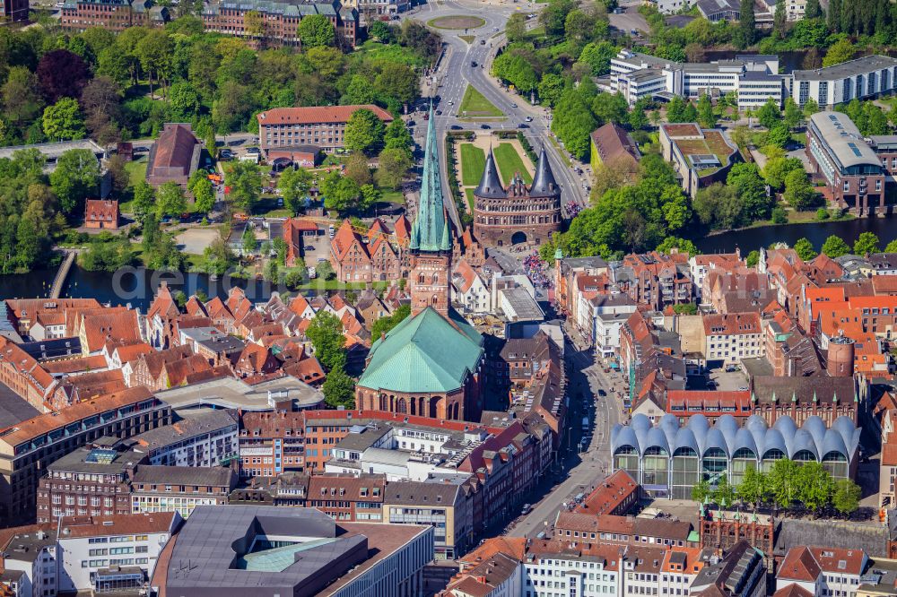 Lübeck from the bird's eye view: Church building in St. Petri Kirche Old Town- center of downtown in Luebeck in the state Schleswig-Holstein, Germany