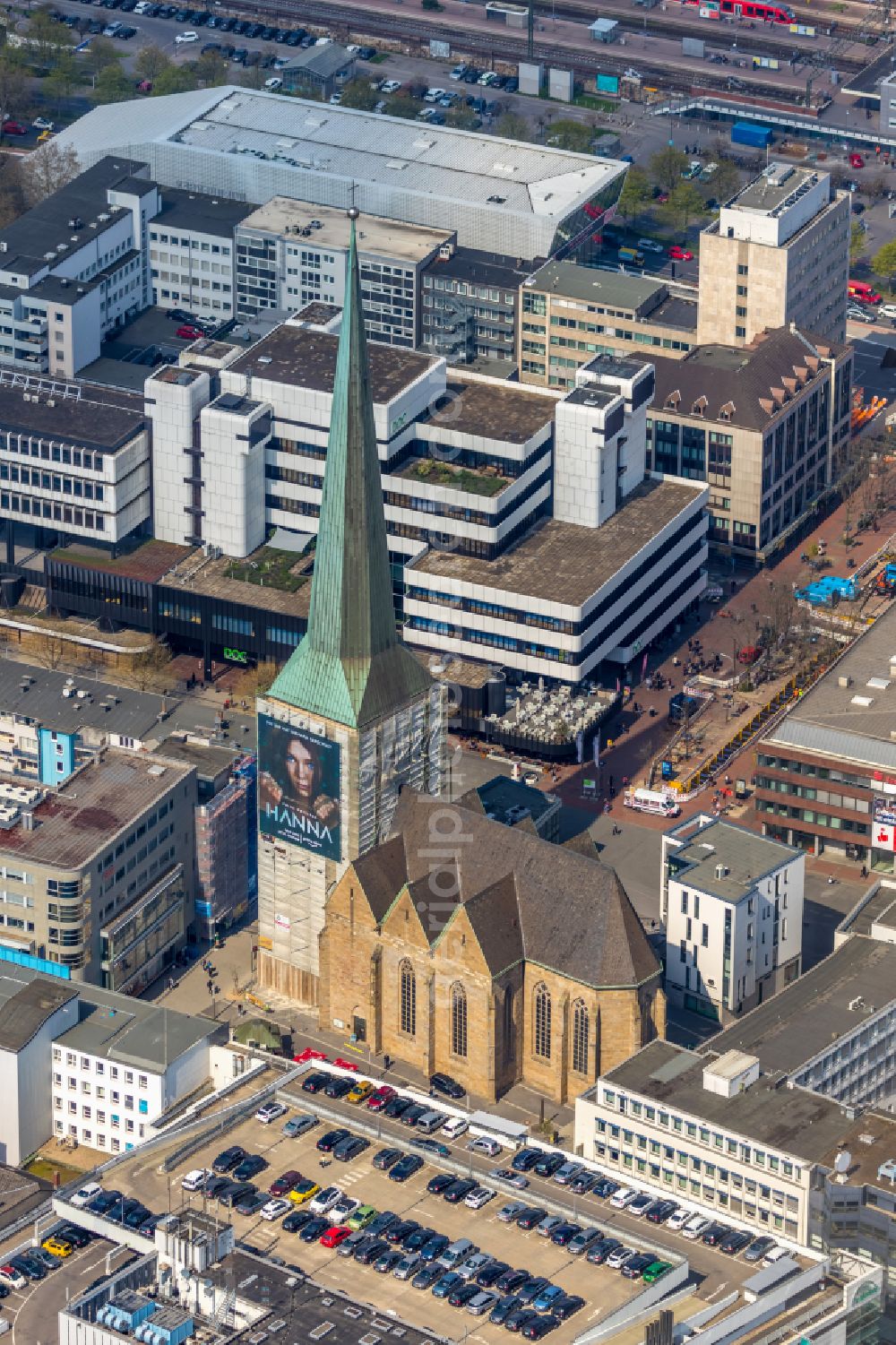 Aerial image Dortmund - Church building of the St. Petri Church in the district City-West in Dortmund in the federal state of North Rhine-Westphalia, Germany