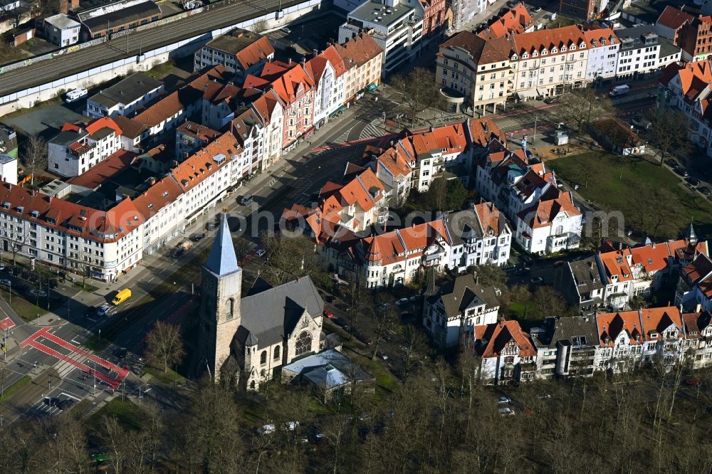 Aerial image Hannover - Church building of Petrikirche on Fichtestrasse in the district Kleefeld in Hannover in the state Lower Saxony, Germany