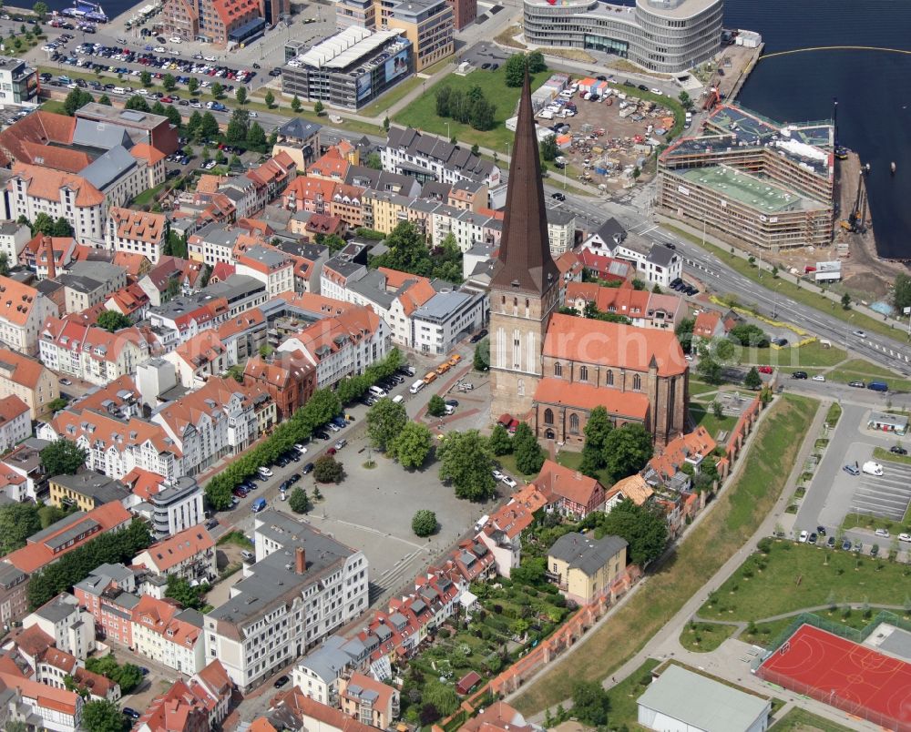 Aerial image Rostock - Church building Petrikirche in Rostock in the state Mecklenburg - Western Pomerania, Germany