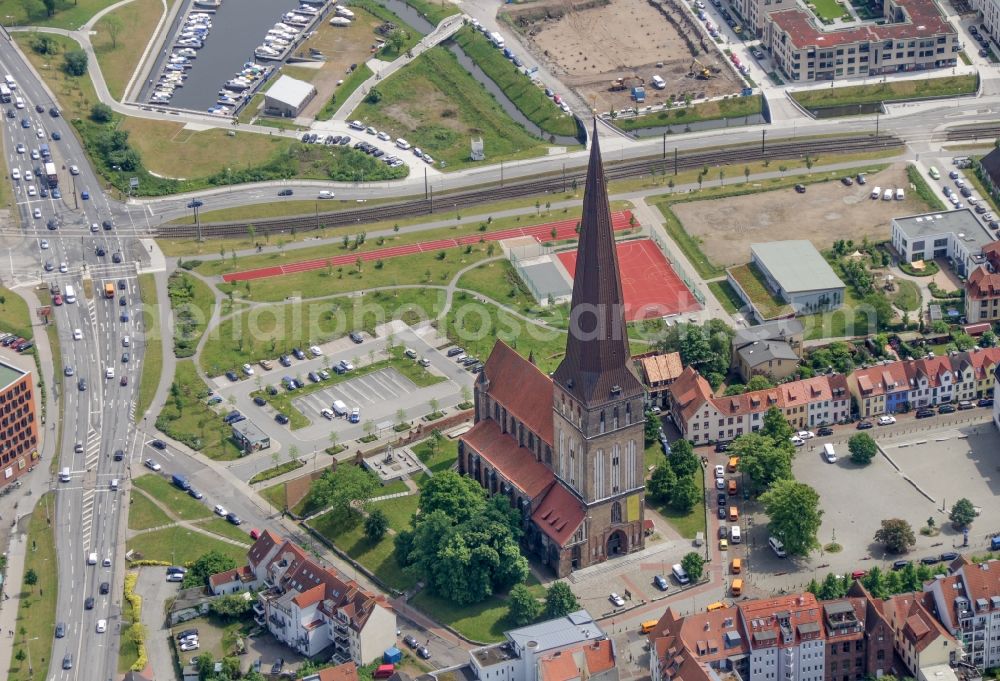 Aerial photograph Rostock - Church building Petrikirche in Rostock in the state Mecklenburg - Western Pomerania, Germany