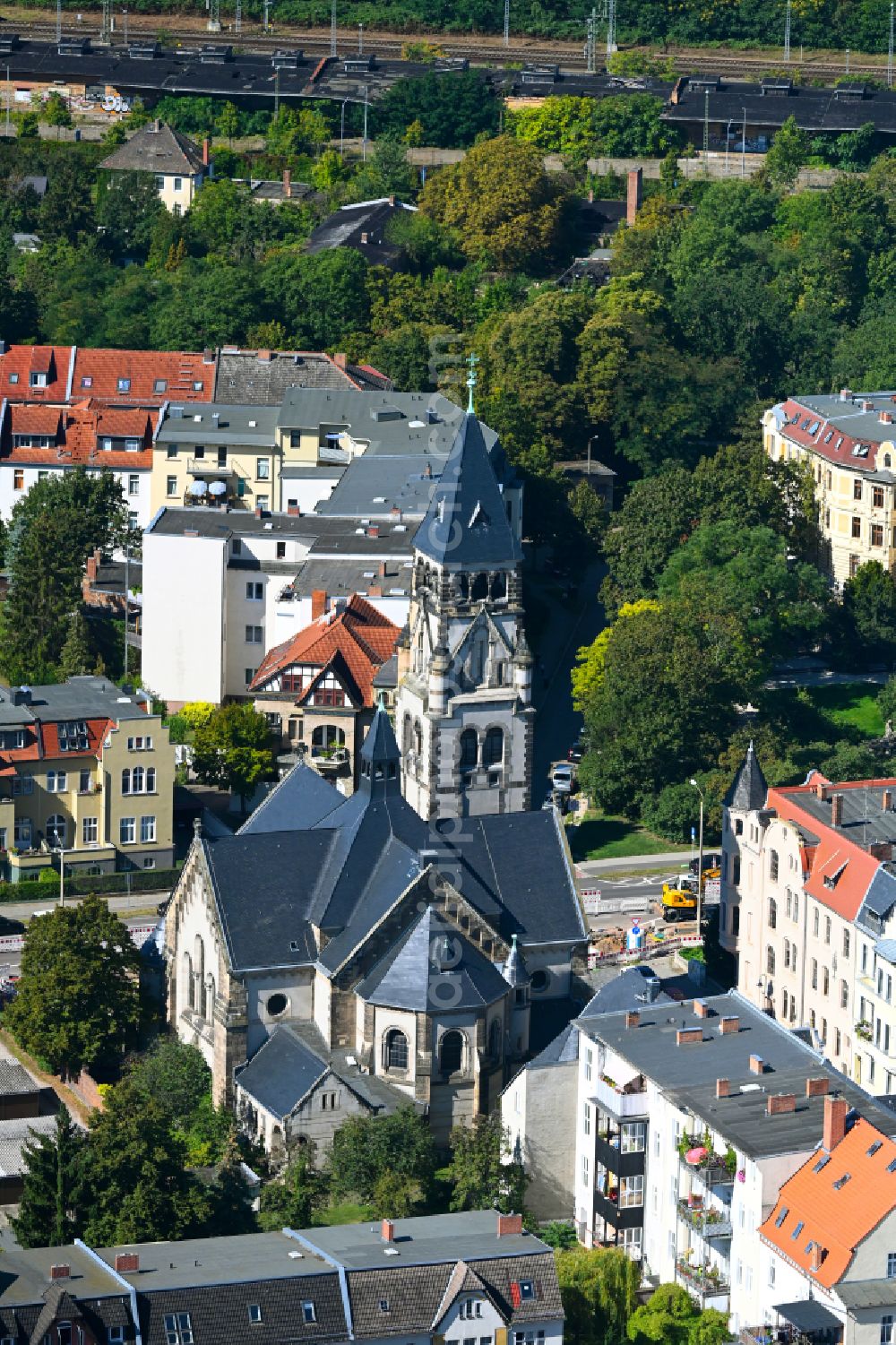 Dessau from the bird's eye view: Church building Petruskirche on Wilhelm-Mueller-Strasse in Dessau in the state Saxony-Anhalt, Germany