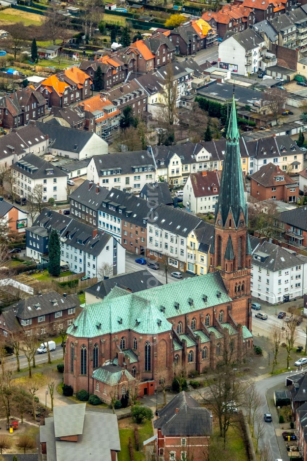 Aerial photograph Bottrop - Church building Pfarr- and Gemeindekirche St. Joseph Batenbrock in the district Batenbrock in Bottrop in the state North Rhine-Westphalia, Germany