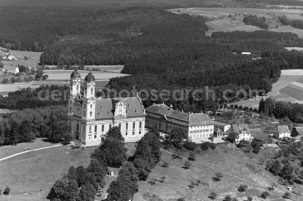 Aerial photograph Ellwangen (Jagst) - Church building Pfarr- and Wallfahrtskirche Schoenenberg - Schoenenbergkirche in Ellwangen (Jagst) in the state Baden-Wuerttemberg, Germany