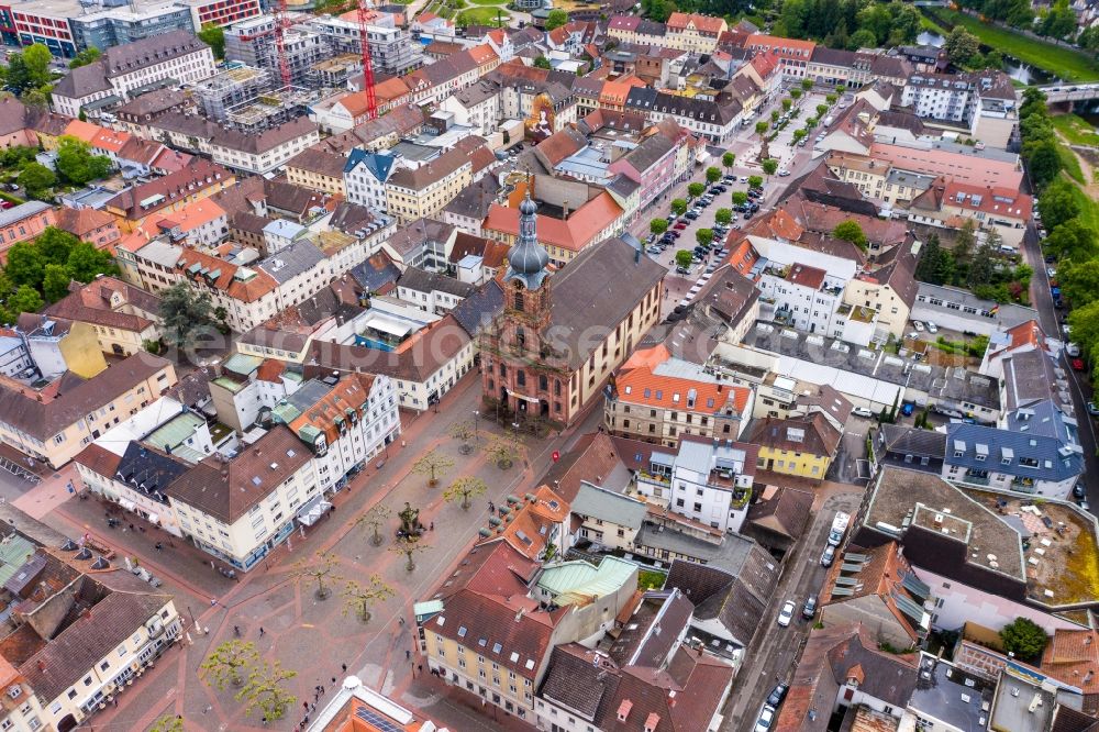 Aerial photograph Rastatt - Church building of Pfarrkirche St. Alexander in the old town in the district Rastatt-Innenstadt in Rastatt in the state Baden-Wuerttemberg, Germany