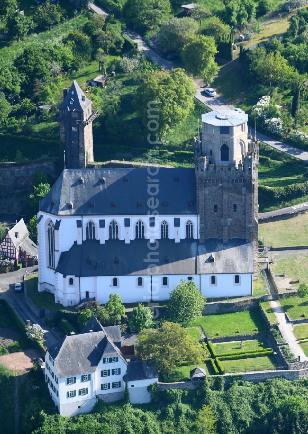 Aerial image Oberwesel - Church building Pfarrkirche St. Martin on Martinsberg in Oberwesel in the state Rhineland-Palatinate, Germany