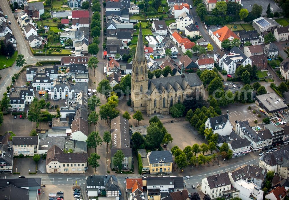 Aerial image Warstein - Church building Pfarrkirche St. Pankratius in the inner-city of Warstein in the state North Rhine-Westphalia