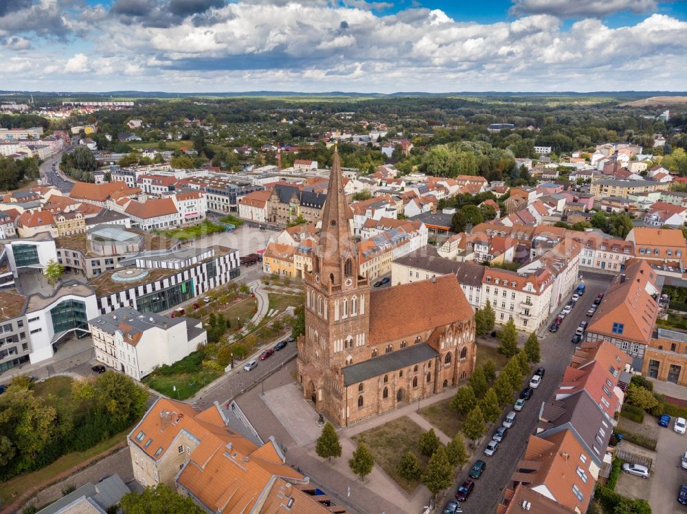 Aerial photograph Eberswalde - Church building in Pfarrkirche Sankt Maria Magdalena Old Town- center of downtown in Eberswalde in the state Brandenburg, Germany