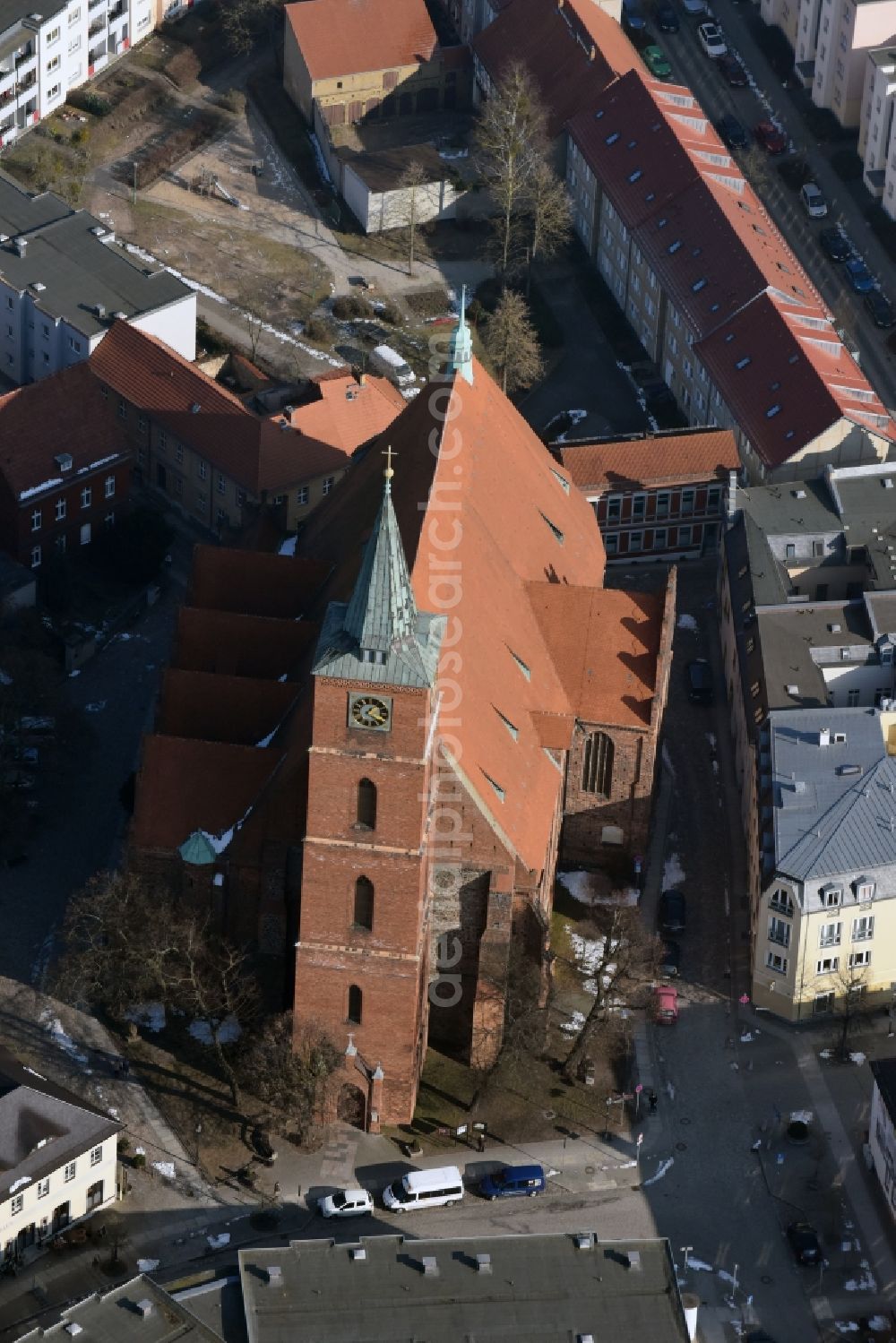 Aerial photograph Bernau - Church building Pfarrkirche Sankt Marien Kirchgasse in Bernau in the state Brandenburg