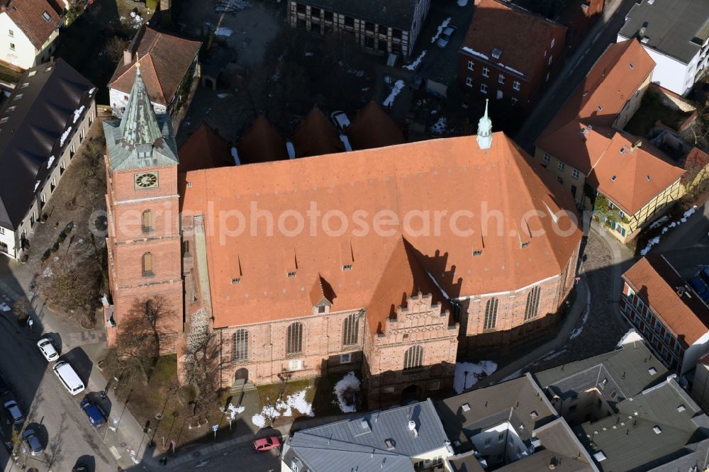 Bernau from above - Church building Pfarrkirche Sankt Marien Kirchgasse in Bernau in the state Brandenburg