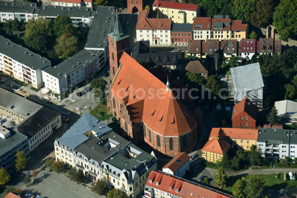 Aerial image Bernau - Church building Pfarrkirche Sankt Marien Kirchgasse in Bernau in the state Brandenburg