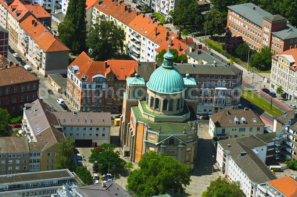 Aerial photograph Hannover - Church building of the cathedral of Propsteikirche Basilika St. Clemens on street Goethestrasse in the district Calenberger Neustadt in Hannover in the state Lower Saxony, Germany