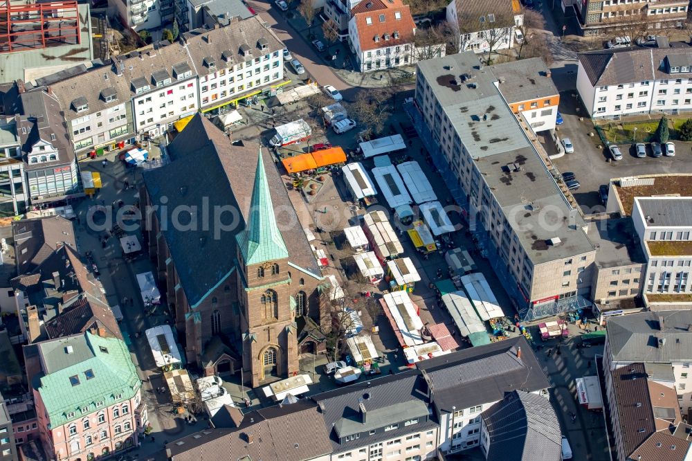 Bottrop from the bird's eye view: Church building Propsteikirche St. Cyriakus on Hochstrasse in Bottrop in the state North Rhine-Westphalia