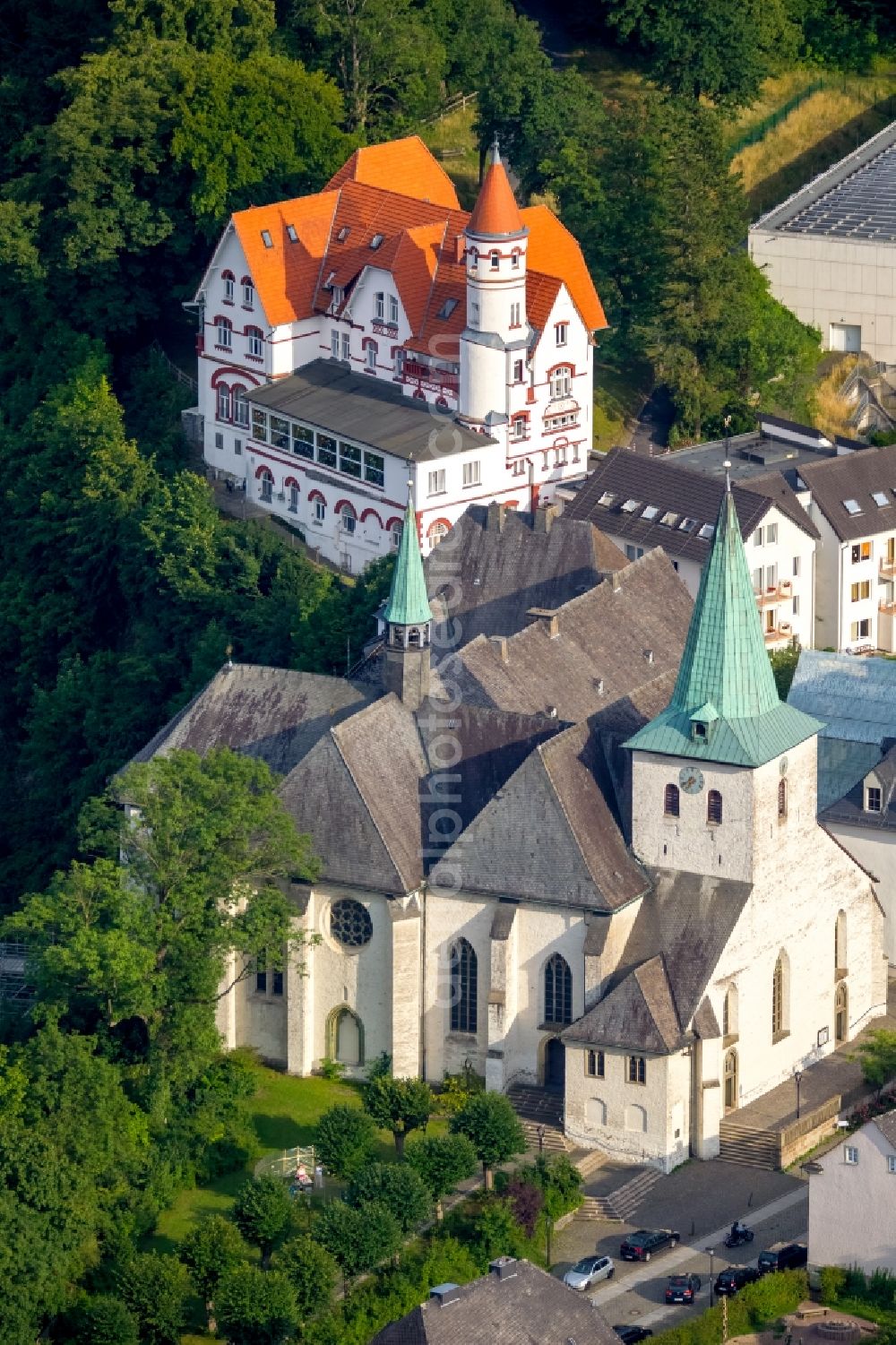 Arnsberg from the bird's eye view: Church building Propsteikirche St. Laurentius and monastery Wedingenhausen and the retirement home Senioren-Wohnpark Arnsberg in Arnsberg in the state North Rhine-Westphalia