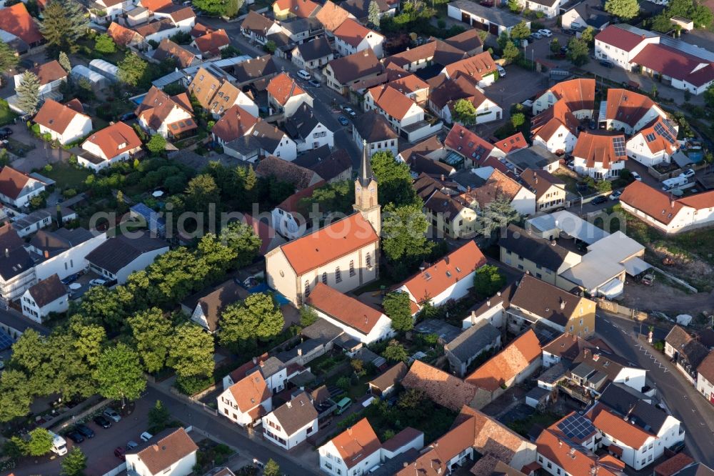 Aerial photograph Erpolzheim - Church building of the protestantic church of Maria in the village of in Erpolzheim in the state Rhineland-Palatinate, Germany