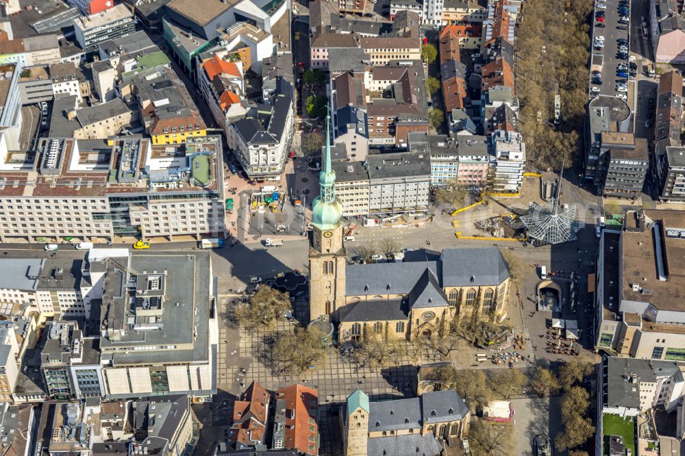 Aerial image Dortmund - Church building St. Reinoldi on Ostenhellweg in Dortmund at Ruhrgebiet in the state North Rhine-Westphalia, Germany