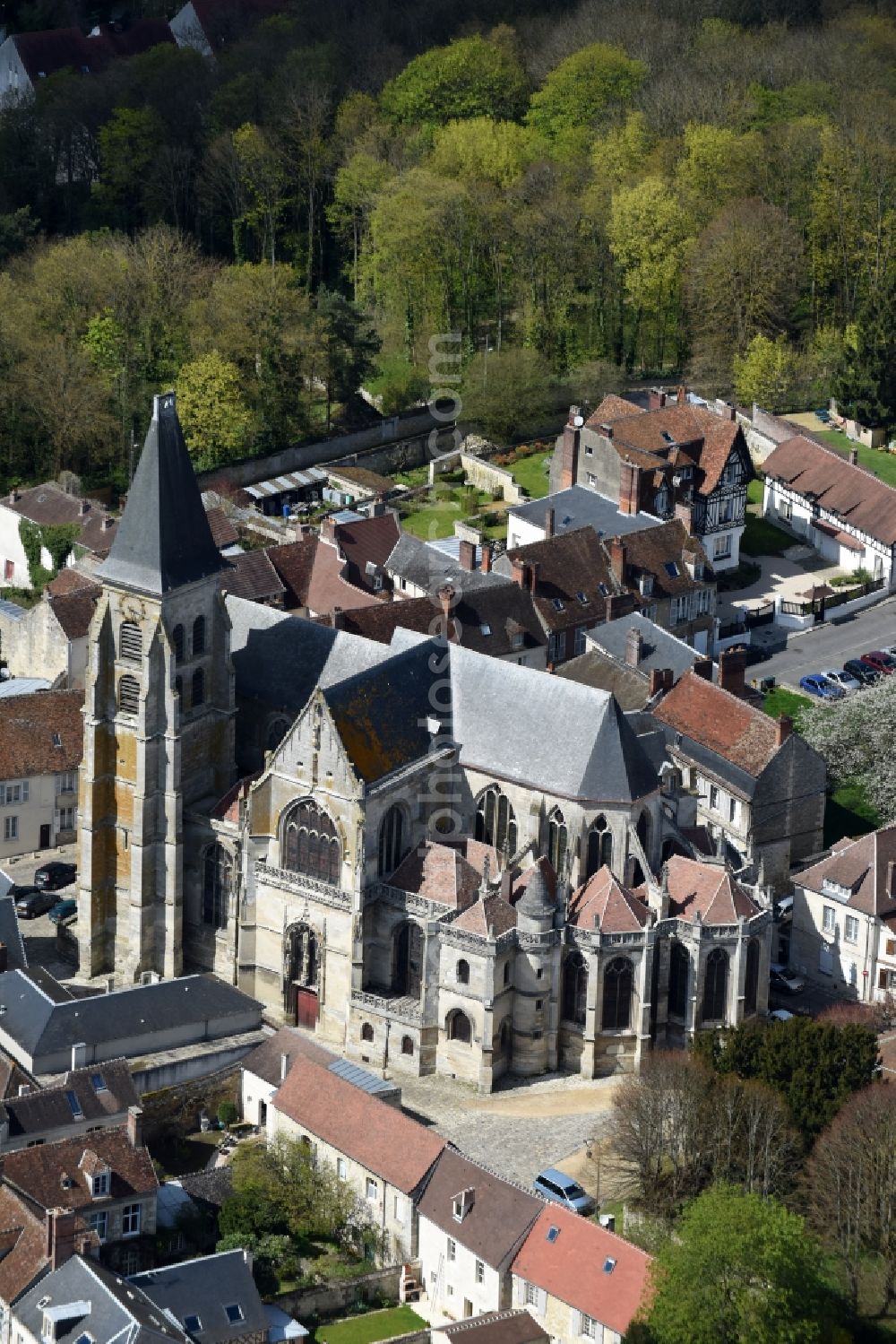 Clermont from the bird's eye view: Church building in on Rue de la Republique Old Town- center of downtown in Clermont in Nord-Pas-de-Calais Picardy, France