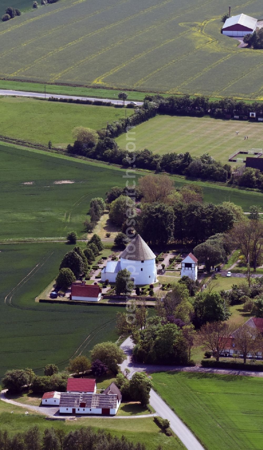 Aakirkeby from the bird's eye view: Church building Nylars kirke on Kirkevej Bornholm Island in Aakirkeby in Region Hovedstaden, Denmark