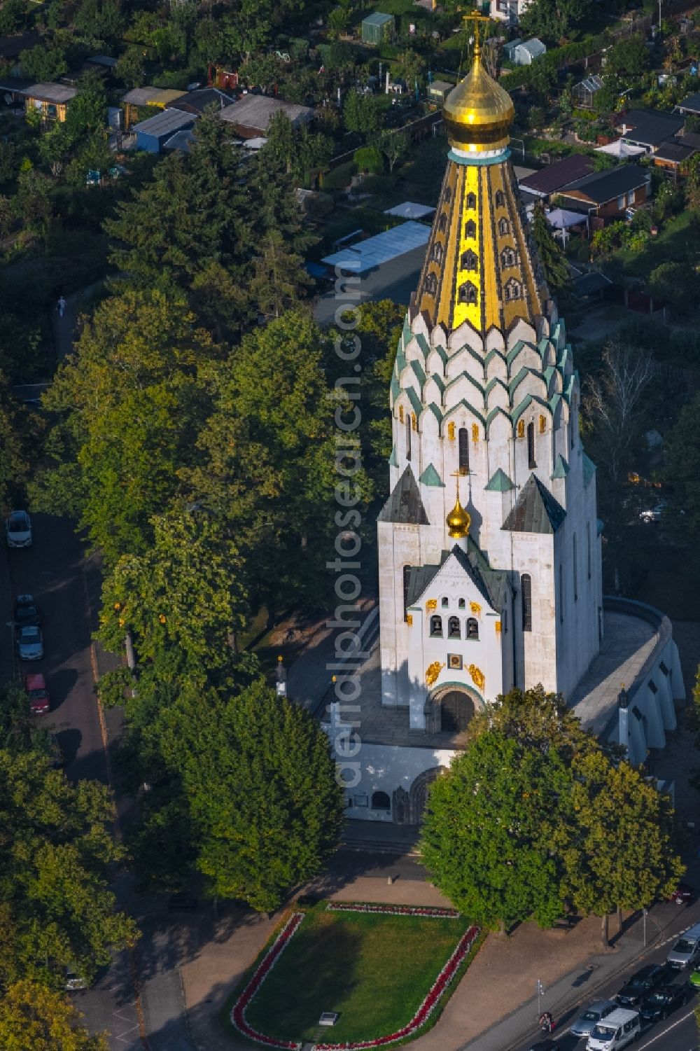 Leipzig from the bird's eye view: Church building Russische Gedaechtniskirche on the Semmelweissstrasse in the district Zentrum-Suedost in Leipzig in the state Saxony, Germany