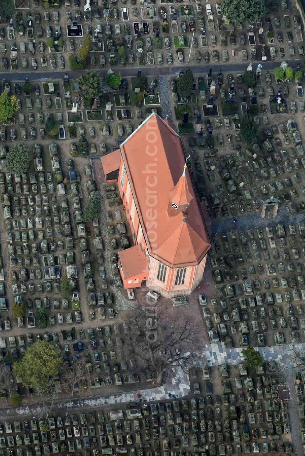 Aerial photograph Nürnberg - Church building Sankt Johannis Friedhof on Brueckenstrasse in Nuremberg in the state Bavaria