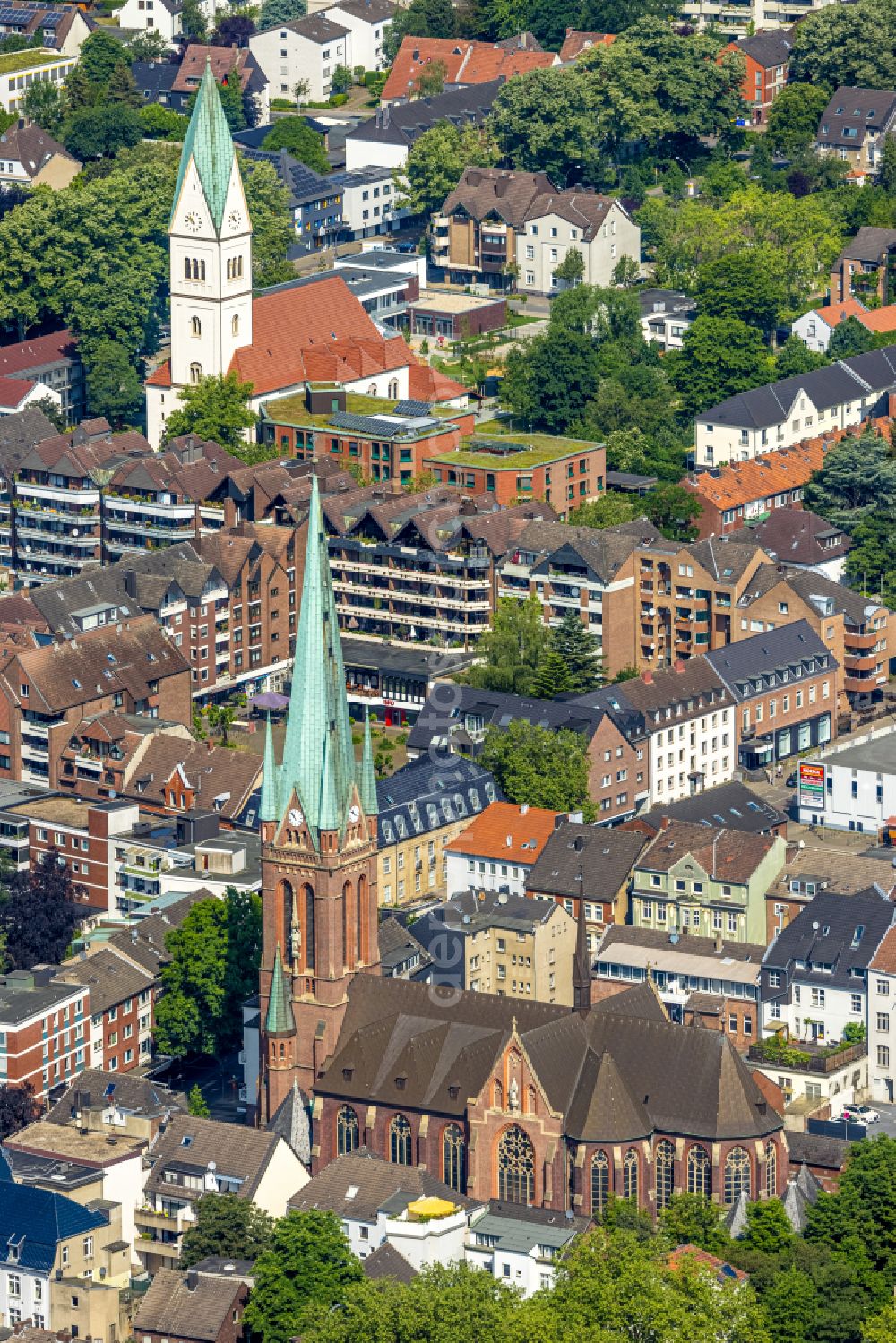 Gladbeck from the bird's eye view: Church building of St. Lambert's Church at the Horster street in Gladbeck in North Rhine-Westphalia